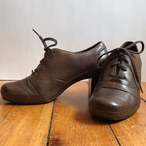 Clarks Artisan 5.5 Brown Oxford Shoes